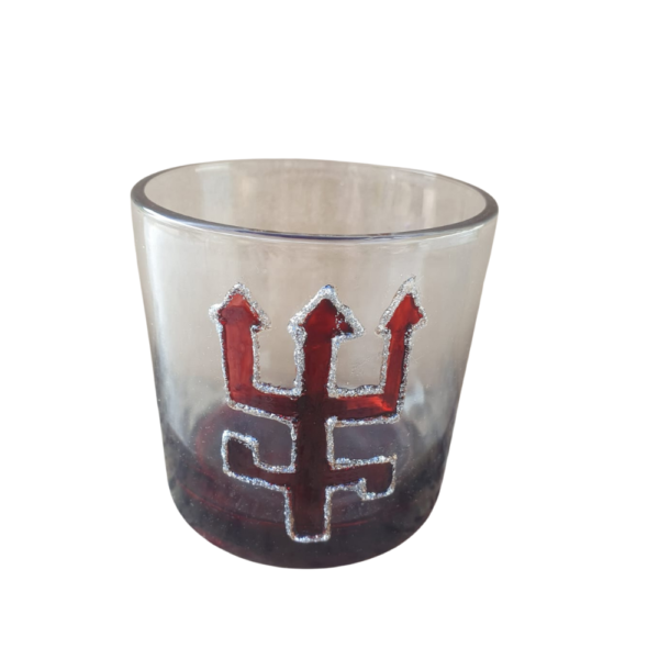 Copo De Whisky Decorado Com Estampa De Tridente Vermelho Com Bordas Em Prata 320 Ml
